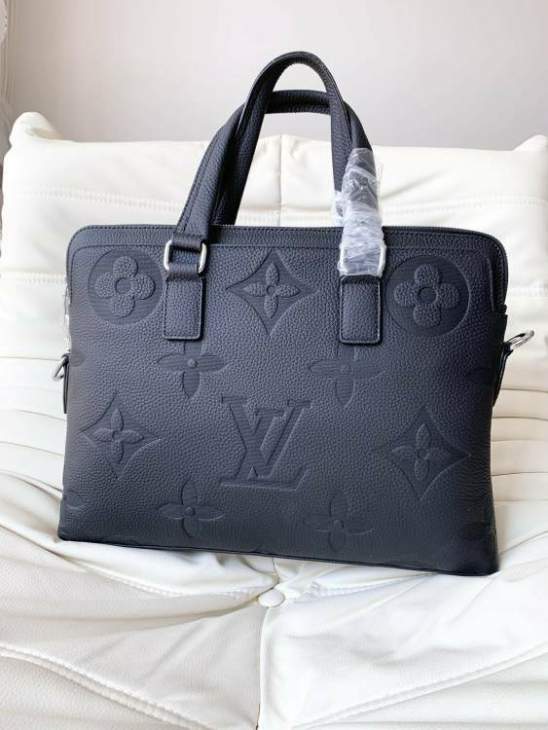 Picture of Louis Vuitton Mens Bags _SKUfw146929595fw